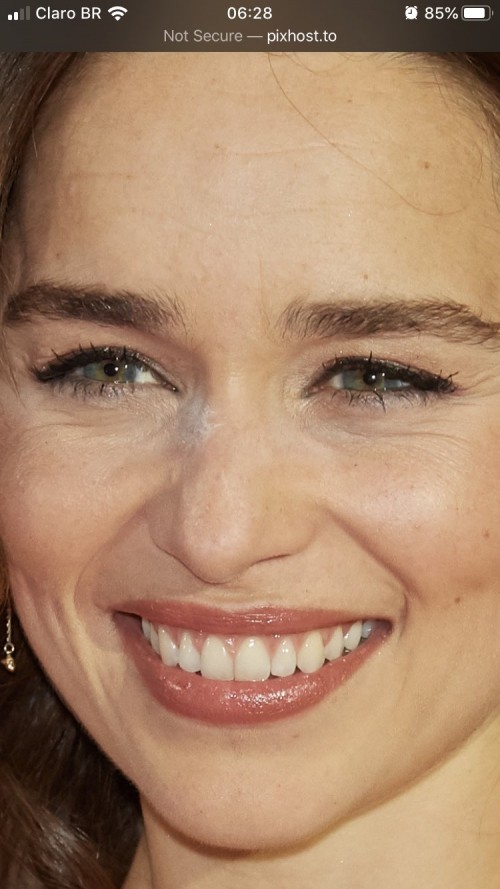 Emilia-Clarke-471213b855613b3e3c56c.jpg