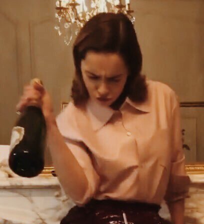 Emilia-Clarke-47405.jpg