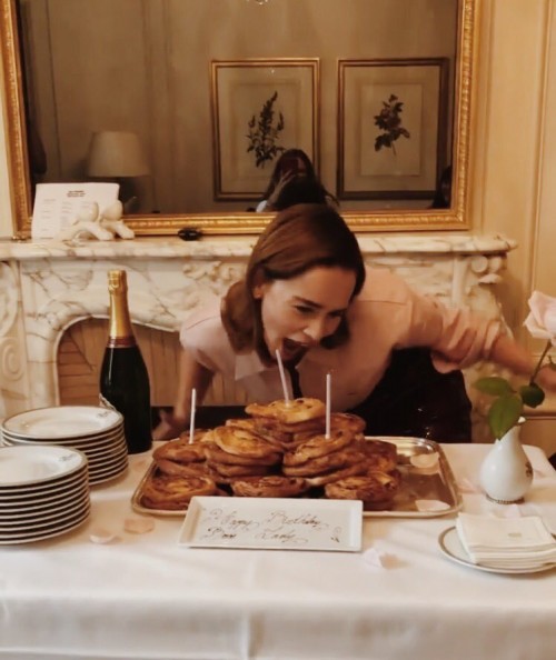 Emilia-Clarke-4741028577054c5010382.jpg