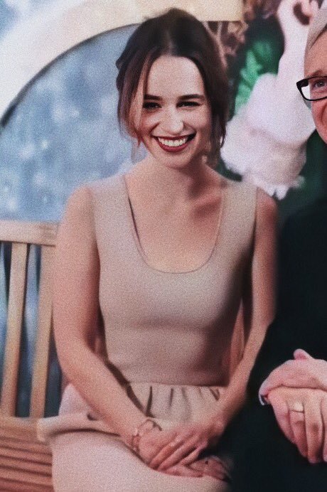 Emilia-Clarke-47419435825c63d03a3ed.jpg