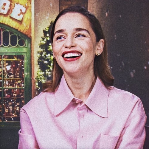 Emilia-Clarke-47423.jpg