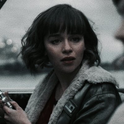 Emilia-Clarke-47503f0bab4c1dacae838.jpg