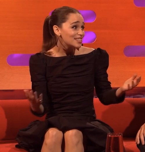 Emilia-Clarke-4751068c498e0125f10db.jpg