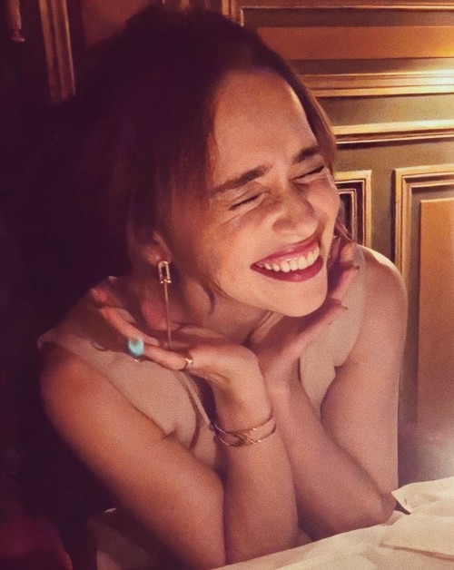 Emilia-Clarke-4766990304cf8f82de051.jpg