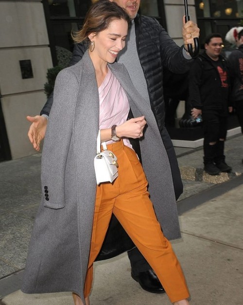 Emilia-Clarke-48008c3336bc40cabaaf6.jpg