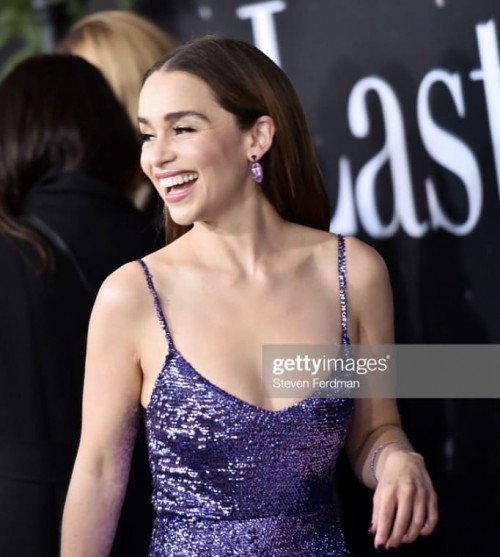 Emilia-Clarke-48035e03014beebd71e54.jpg