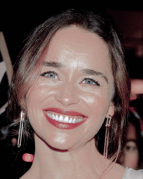 Emilia-Clarke-48055ad000e0204310fbd.jpg