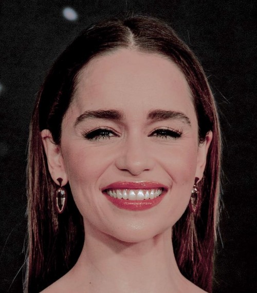 Emilia-Clarke-48060.jpg