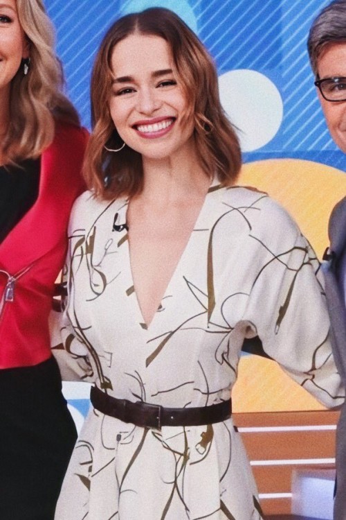 Emilia-Clarke-48143.jpg