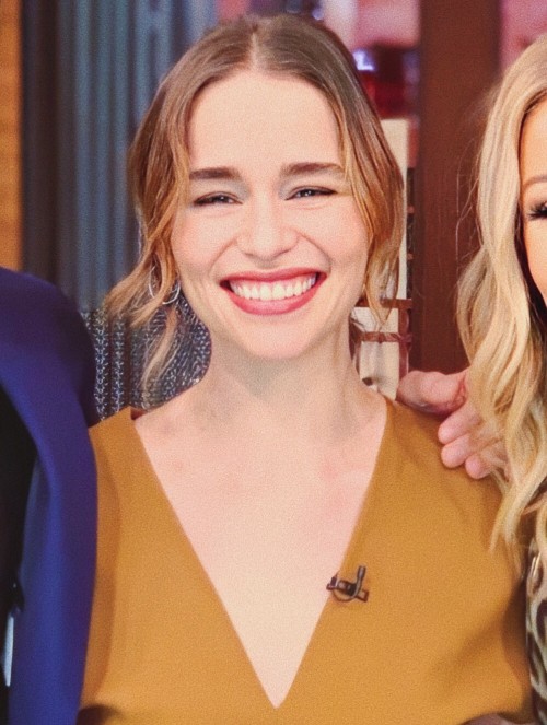 Emilia-Clarke-48145.jpg