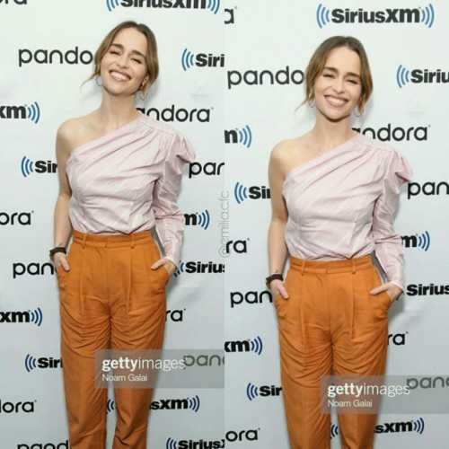 Emilia-Clarke-48152.jpg