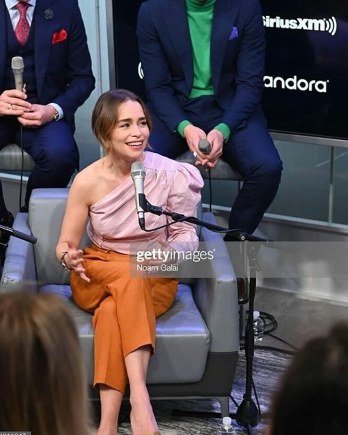 Emilia-Clarke-48154.jpg