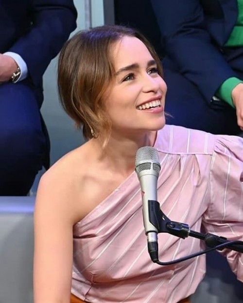 Emilia-Clarke-48159.jpg