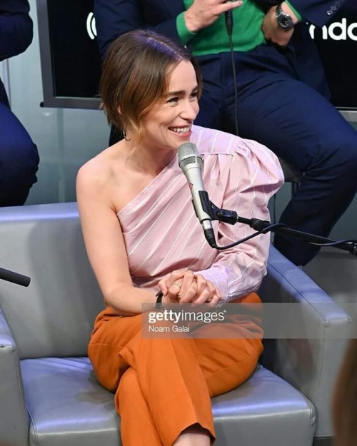 Emilia-Clarke-48162.jpg