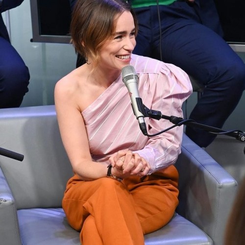 Emilia-Clarke-48212.jpg