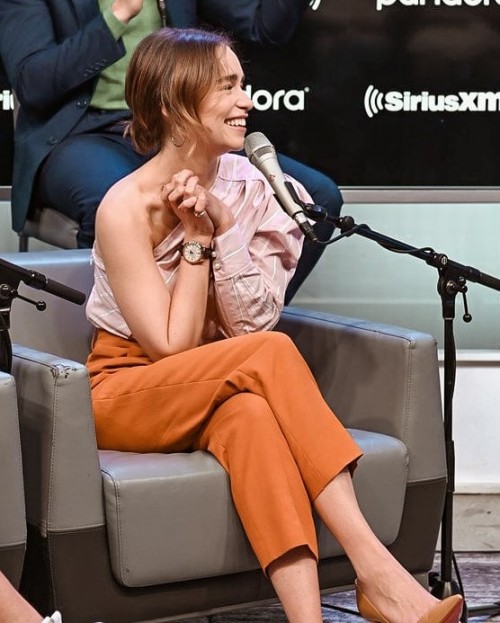 Emilia-Clarke-48275.jpg