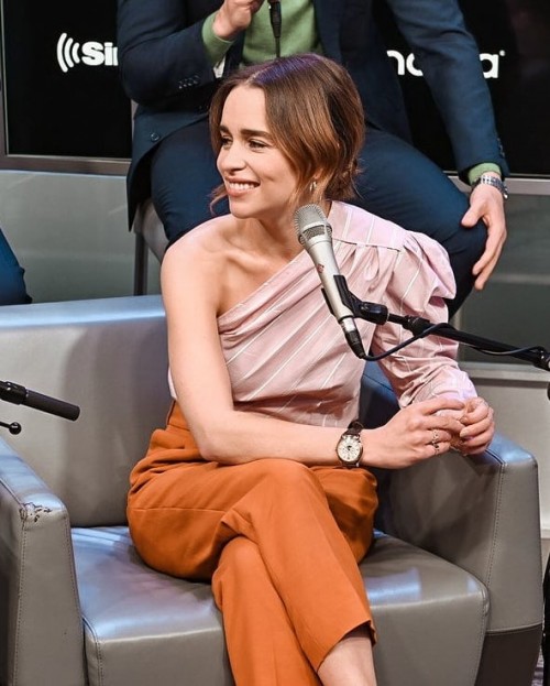 Emilia-Clarke-48277.jpg