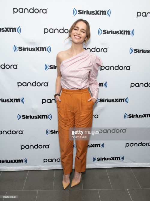 Emilia-Clarke-48466.jpg