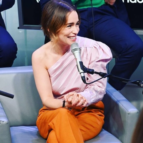 Emilia-Clarke-48626.jpg