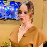 Emilia-Clarke-487588d0d5b744b4a8908