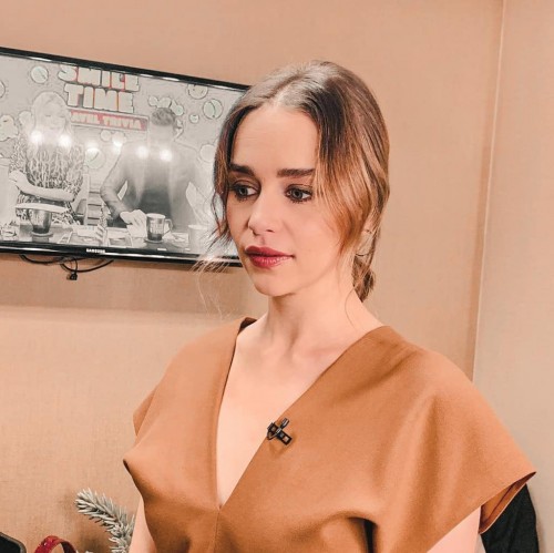 Emilia-Clarke-49025.jpg