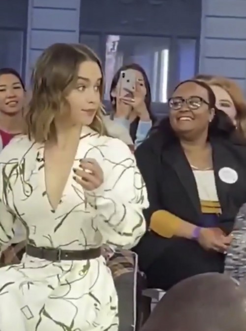 Emilia-Clarke-490727d9265708cdbc1d1.jpg