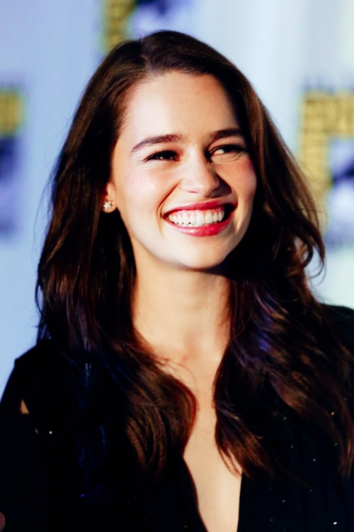 Emilia-Clarke-49084.jpg