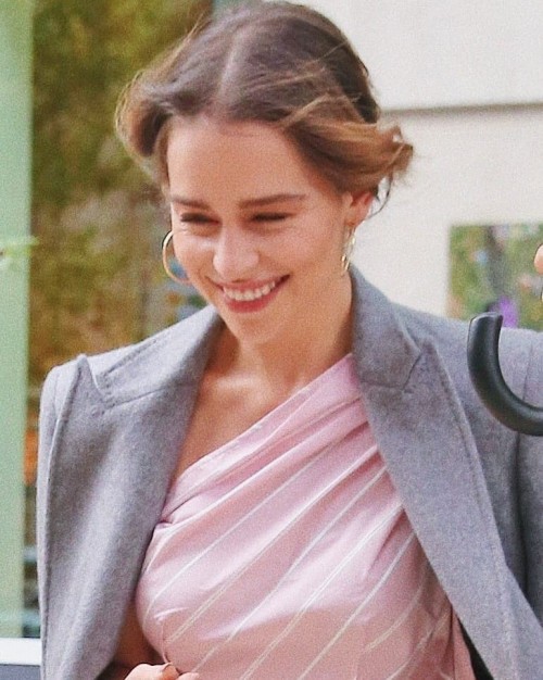 Emilia-Clarke-4911880d8051a0fbe08f8.jpg