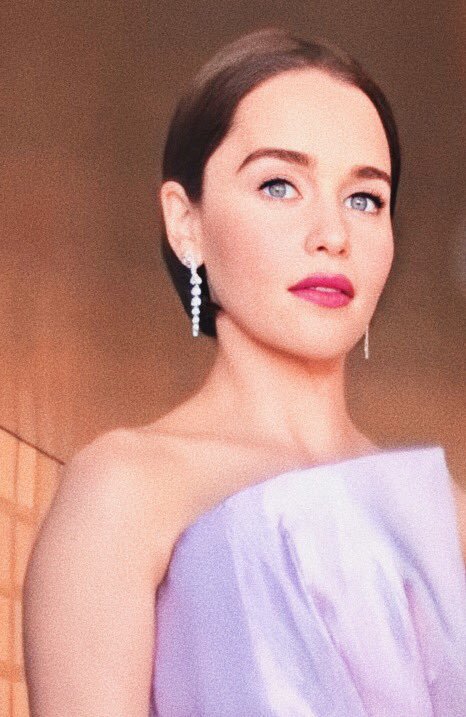 Emilia-Clarke-49126.jpg