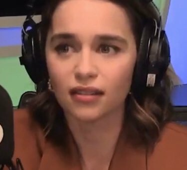 Emilia-Clarke-491344d5af47bf7d25b04.jpg