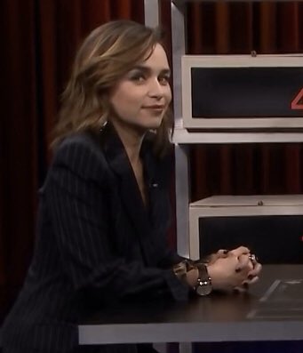 Emilia-Clarke-49163551e3e505a5e1b6e.jpg