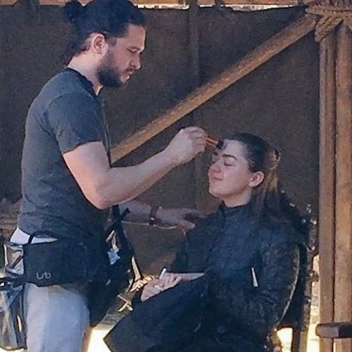 Emilia-Clarke-49281.jpg
