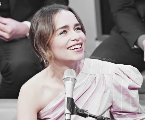 Emilia-Clarke-49359.jpg
