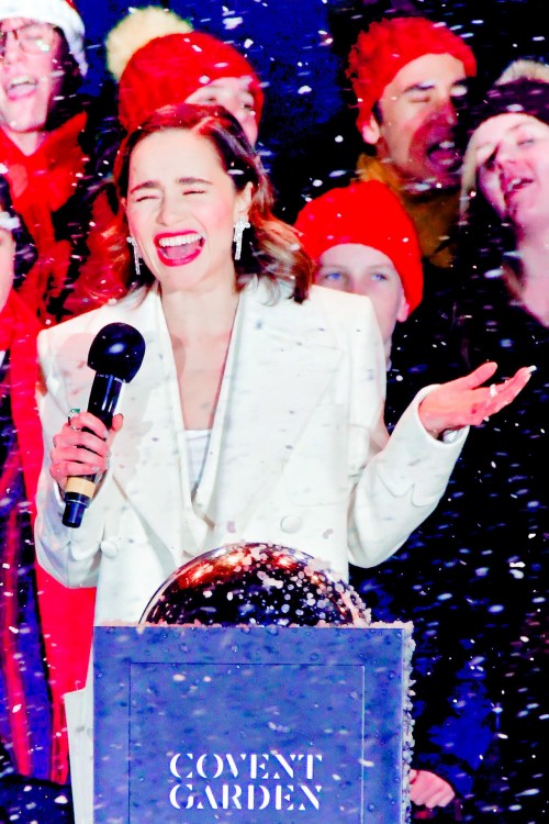 Emilia-Clarke-49512e20e4b715134f0c7.jpg