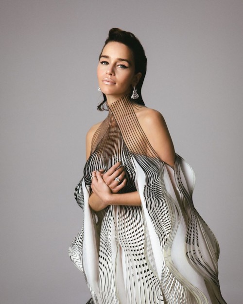 Emilia-Clarke-4951737ae3feac55e974a.jpg