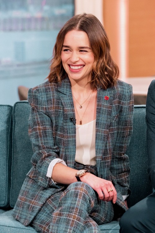 Emilia-Clarke-49520d8038a7a7475655e.jpg