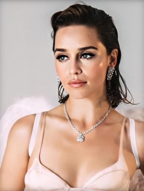 Emilia-Clarke-49751.jpg