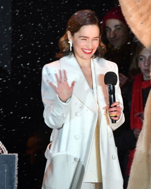 Emilia-Clarke-50025.jpg