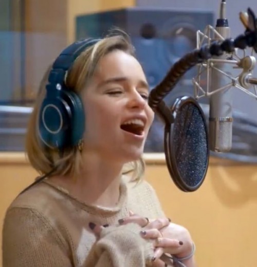 Emilia-Clarke-5018087cc11e2d9793baf.jpg