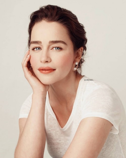 Emilia-Clarke-50437.jpg