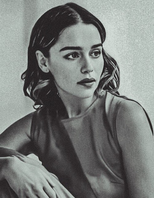 Emilia-Clarke-50832.jpg