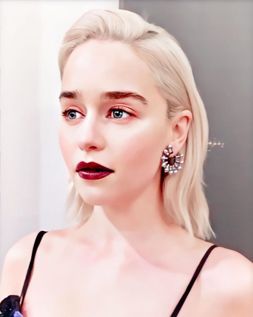 Emilia-Clarke-51034.jpg