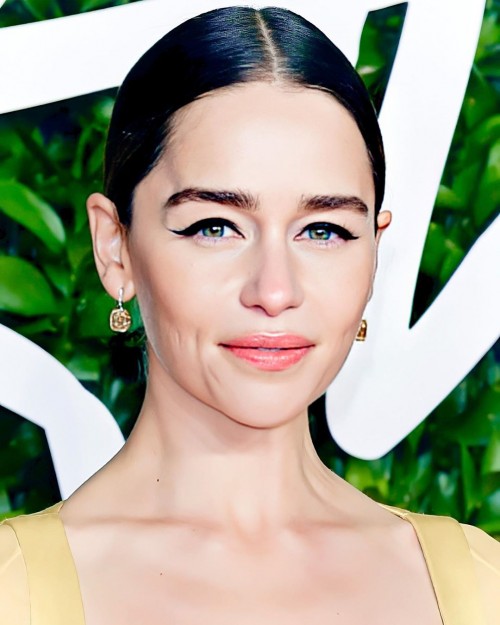 Emilia-Clarke-51040.jpg
