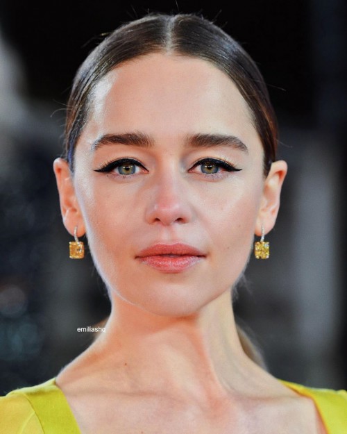 Emilia-Clarke-51066.jpg