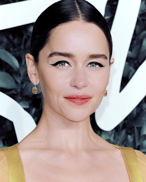 Emilia-Clarke-51074.jpg
