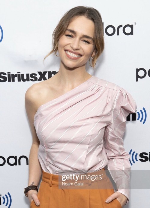 Emilia-Clarke-52044.jpg