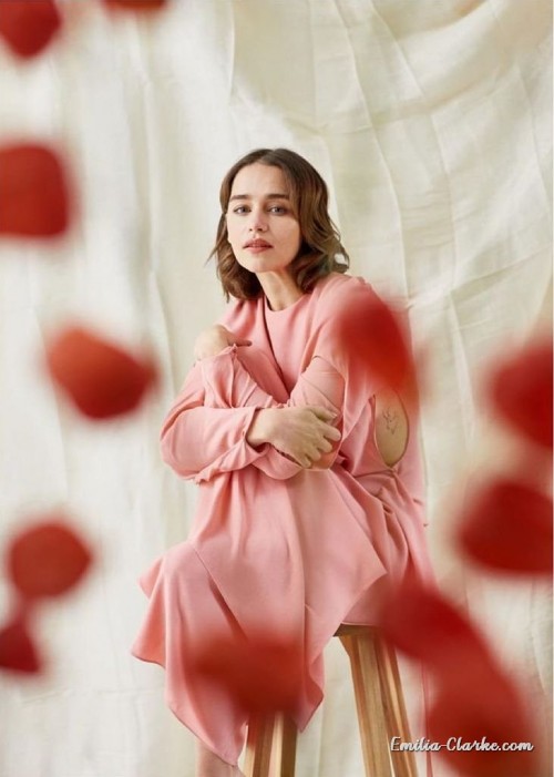 Emilia-Clarke-52046.jpg