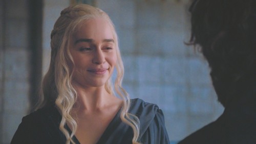 Emilia-Clarke-52048.jpg