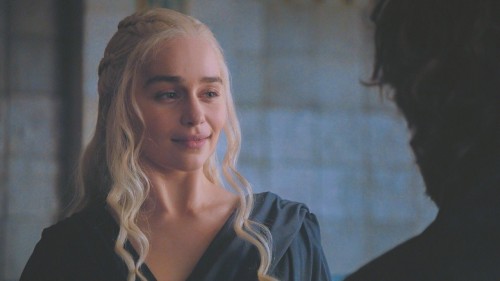 Emilia-Clarke-52049.jpg