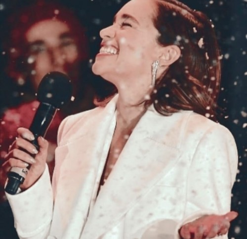 Emilia-Clarke-521860a2bcc28b643da69.jpg